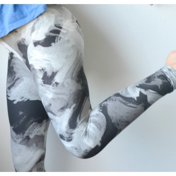 GRAY & White stormy sky abstract print full length Leggings Size 12-20 NWT - Picture 1 of 4